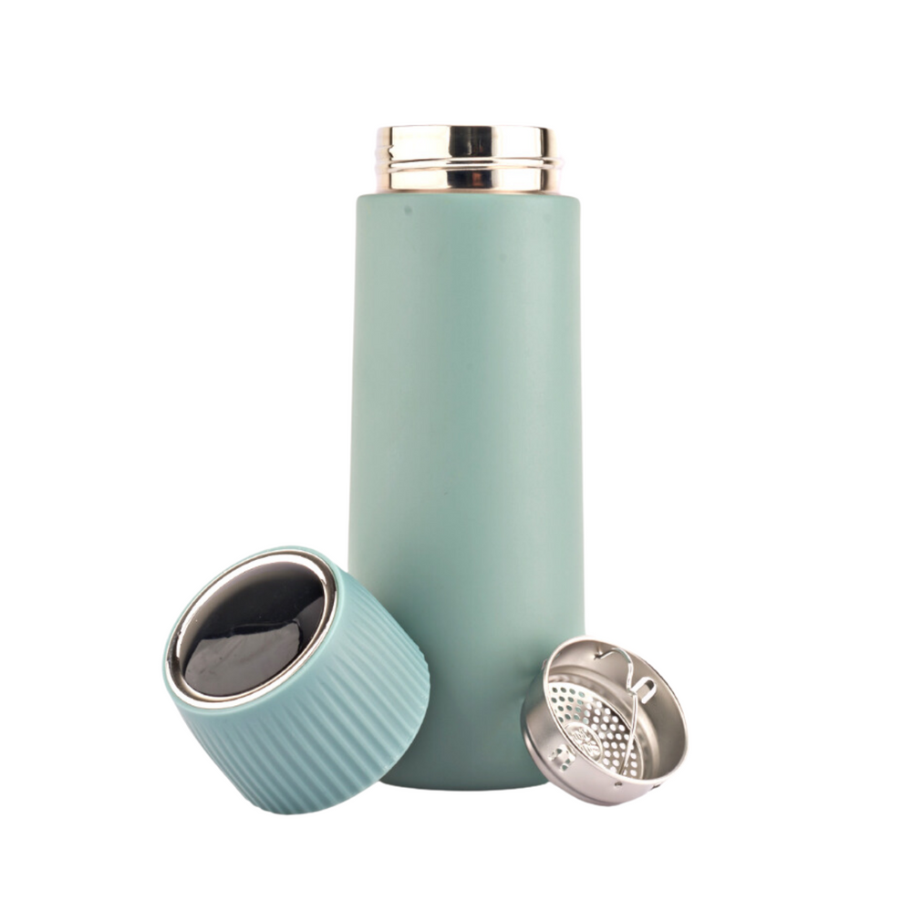 Refillable stainless steel insulated bottle with a leakproof lid featuring a digital temperature display. Perfect for travel. 380ml capacity. Available in pastel colors.