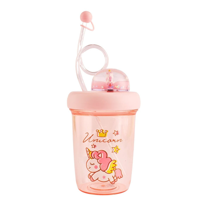 Sipper With a Fun Swirly Straw Sipper