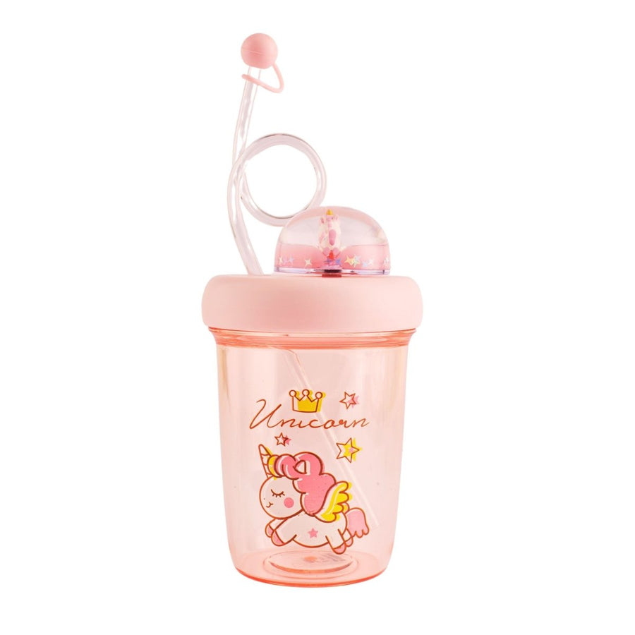 Sipper With a Fun Swirly Straw Sipper