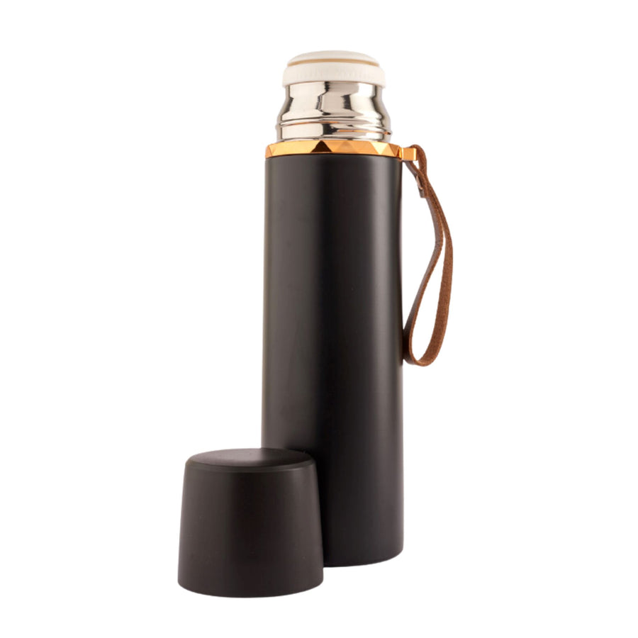 Refillable stainless steel insulated bottle with a leakproof lid and a leather strap for easy carrying. Perfect for travel. 500ml capacity. Available in pastel colors.